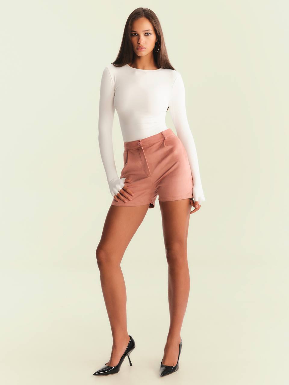 Рожеві замшеві шорти